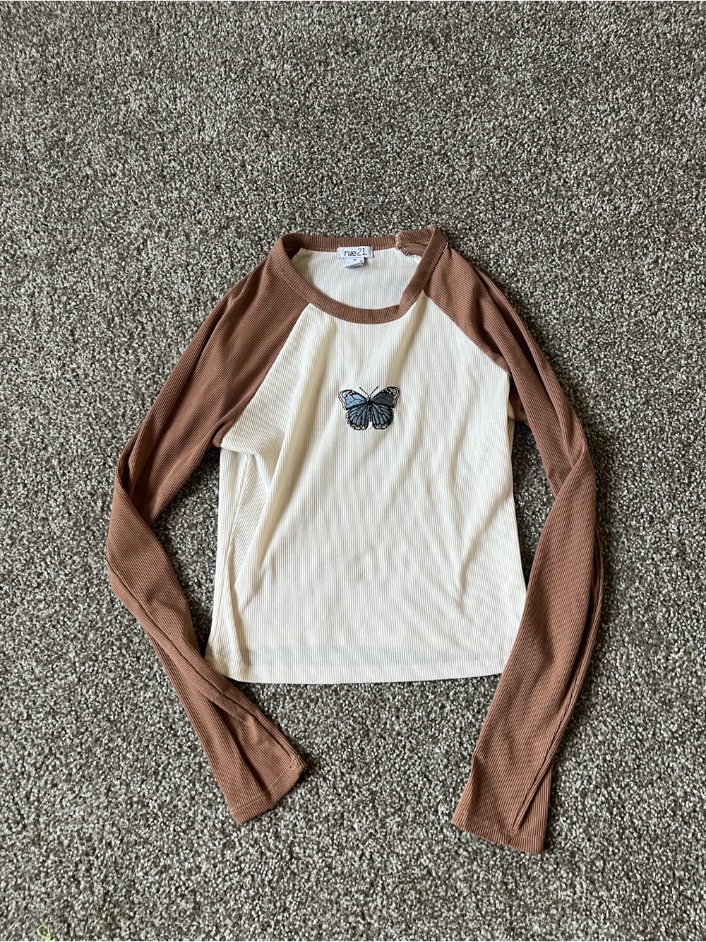 Rue21 Women’s Medium Cream Top with Brown Raglan Sleeves and Butterfly Patch